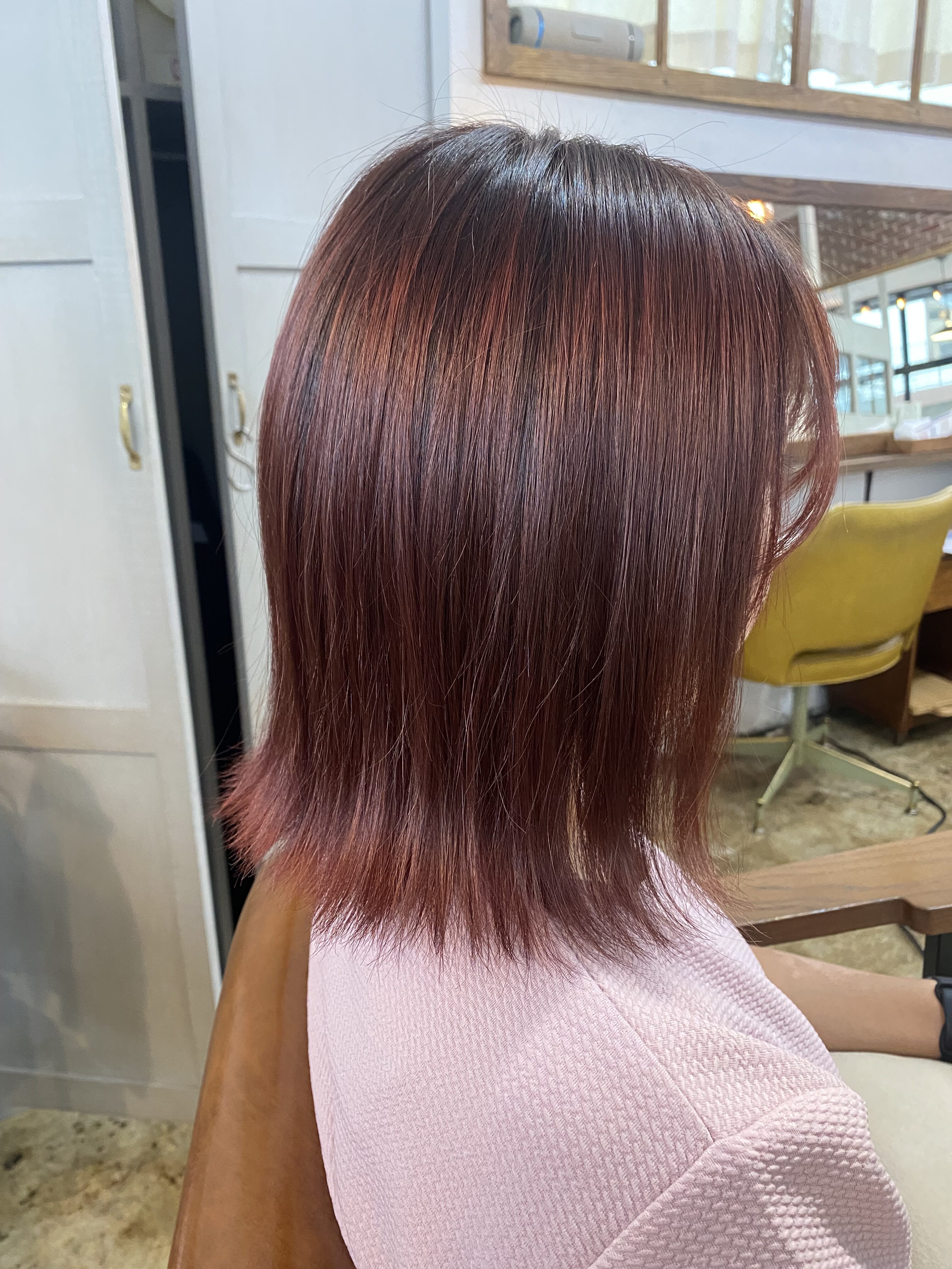 ツヤ感たっぷりチェリーレッド